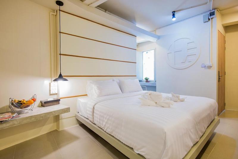 Hotel October Phuket Eksteriør bilde