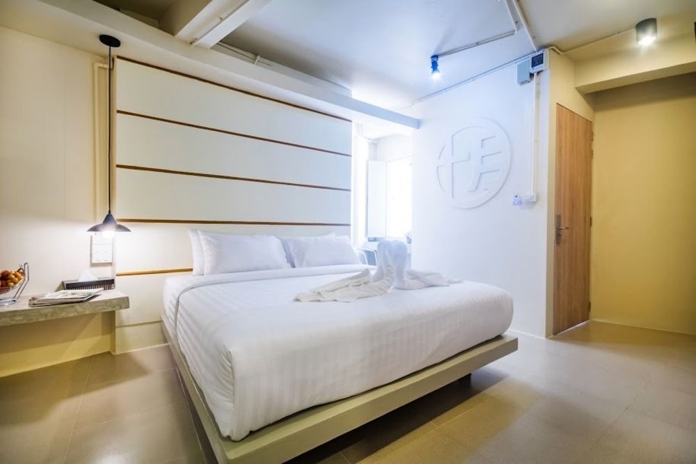 Hotel October Phuket Eksteriør bilde