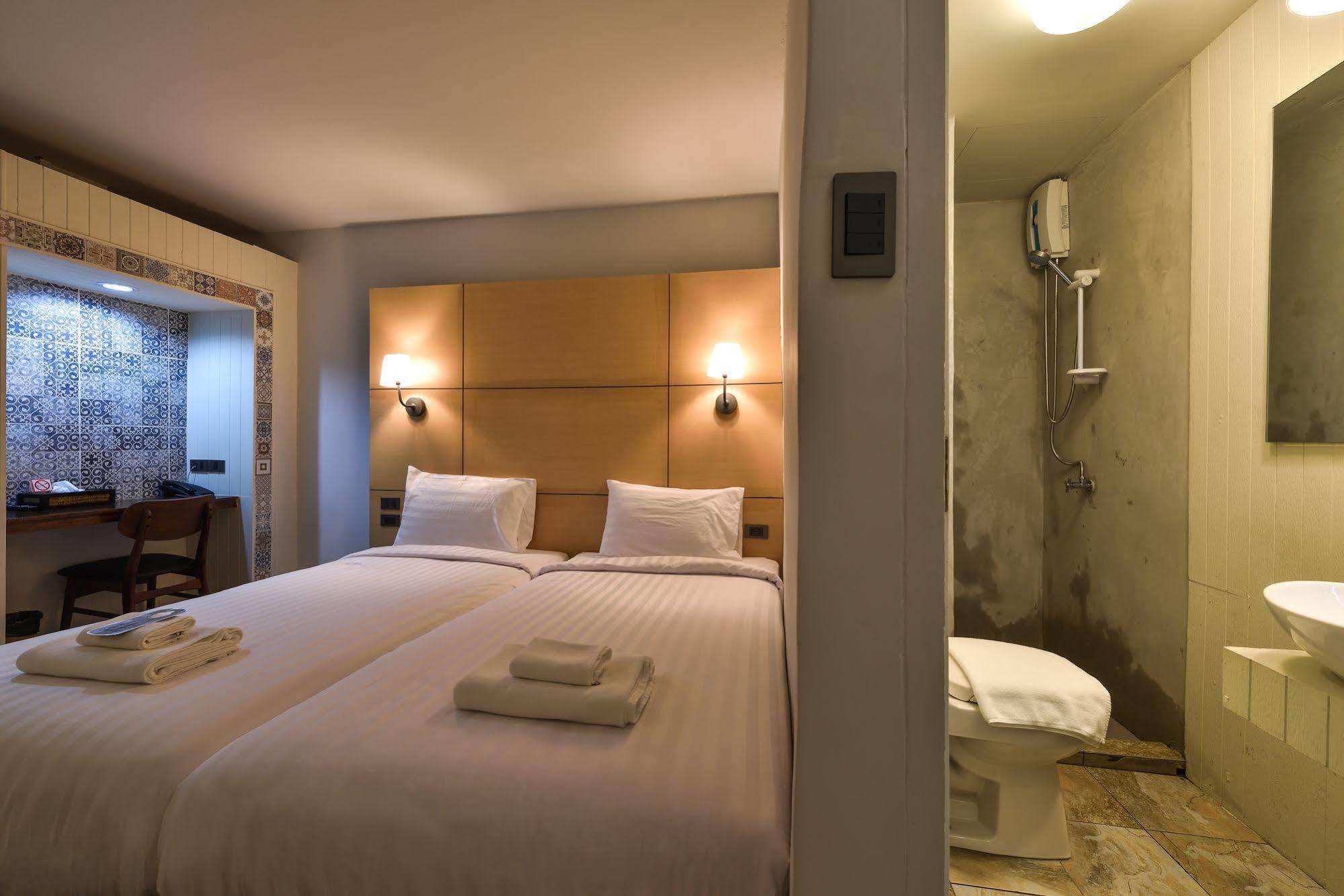 Hotel October Phuket Eksteriør bilde
