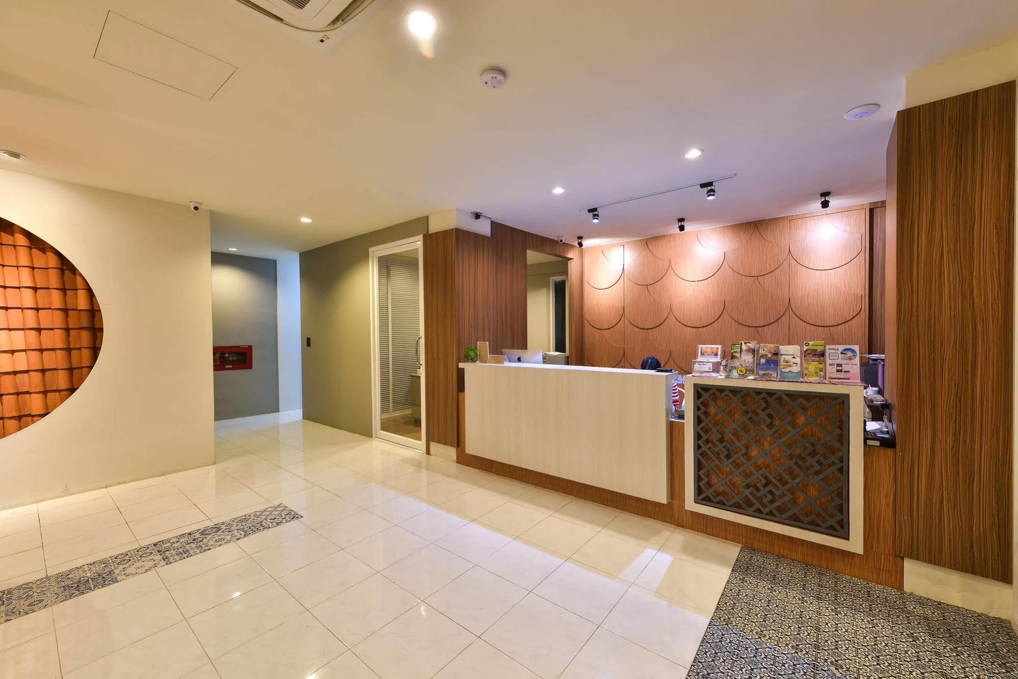 Hotel October Phuket Eksteriør bilde