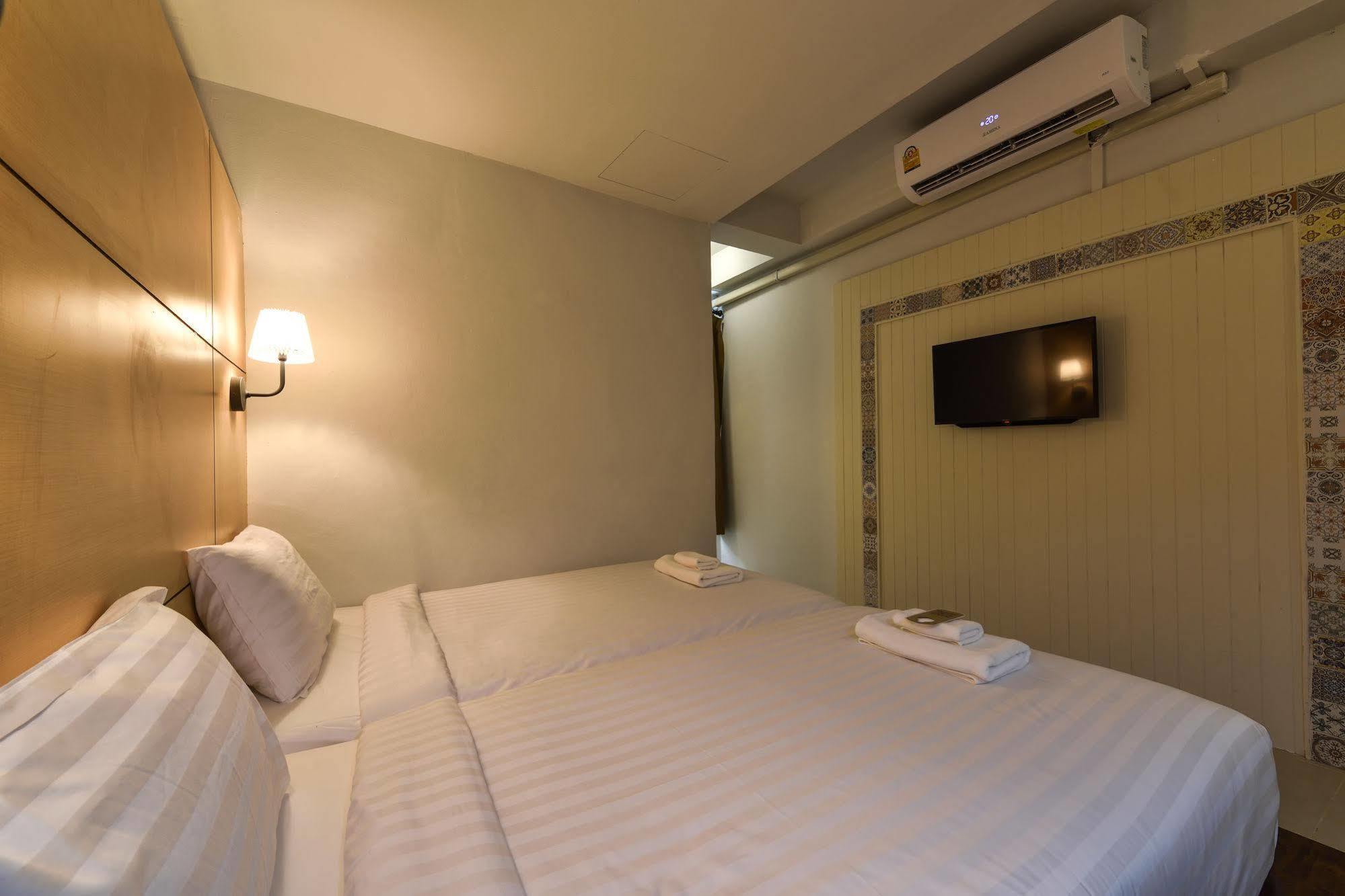 Hotel October Phuket Eksteriør bilde